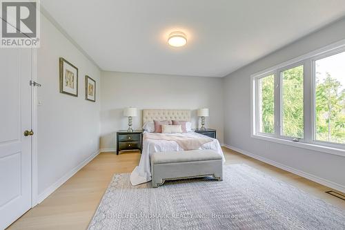 416 Spring Blossom Crescent, Oakville (Iroquois Ridge North), ON - Indoor Photo Showing Bedroom