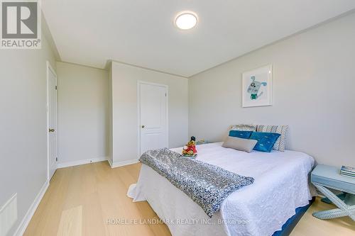 416 Spring Blossom Crescent, Oakville (Iroquois Ridge North), ON - Indoor Photo Showing Bedroom