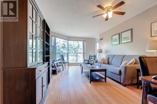 312 - 2177 Burnhamthorpe Road W, Mississauga (Erin Mills), ON - Indoor Photo Showing Living Room