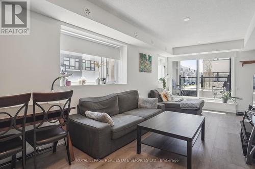 416 - 1141 Cooke Boulevard, Burlington, ON - Indoor Photo Showing Living Room