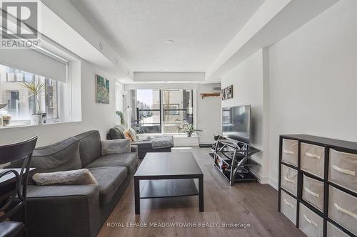 416 - 1141 Cooke Boulevard, Burlington, ON - Indoor Photo Showing Living Room