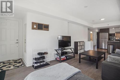 416 - 1141 Cooke Boulevard, Burlington, ON - Indoor Photo Showing Living Room