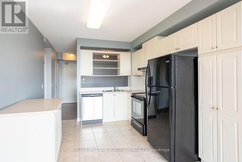 1204 - 200 Burnhamthorpe Road E, Mississauga (Mississauga Valleys), ON - Indoor Photo Showing Kitchen With Double Sink