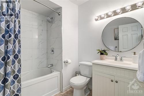 21 Lightfoot Place, Ottawa, ON - Indoor Photo Showing Bathroom