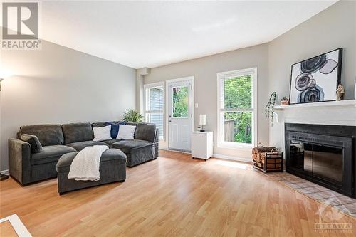 21 Lightfoot Place, Ottawa, ON - Indoor Photo Showing Living Room With Fireplace