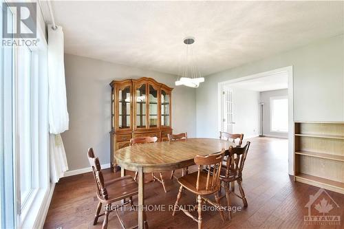 4 Balding Crescent, Ottawa, ON - Indoor Photo Showing Dining Room