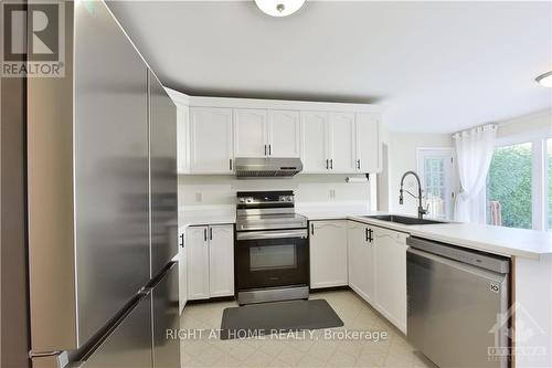 4 Balding Crescent, Ottawa, ON - Indoor Photo Showing Kitchen