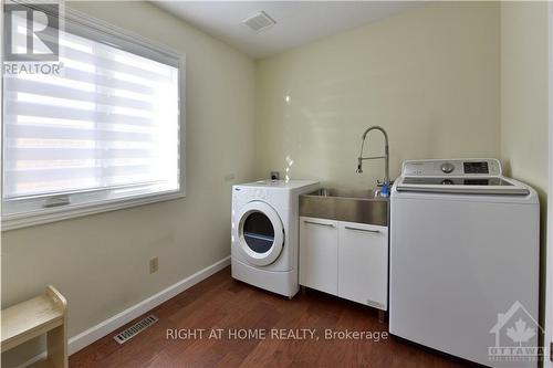 4 Balding Crescent, Ottawa, ON - Indoor Photo Showing Laundry Room