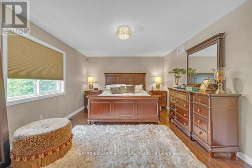 17 Michaela Crescent, Pelham, ON - Indoor Photo Showing Bedroom