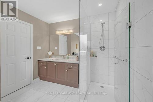 17 Michaela Crescent, Pelham, ON - Indoor Photo Showing Bathroom