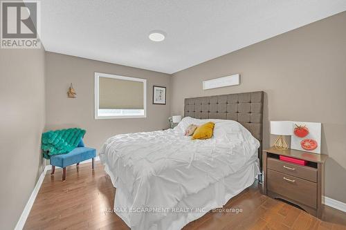 17 Michaela Crescent, Pelham, ON - Indoor Photo Showing Bedroom