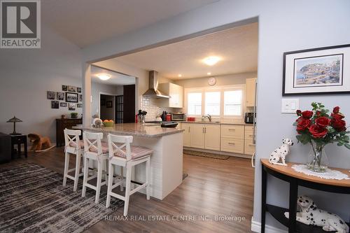 26 Hatton Drive, Hamilton, ON - Indoor Photo Showing Dining Room