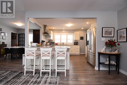 26 Hatton Drive, Hamilton, ON - Indoor Photo Showing Dining Room