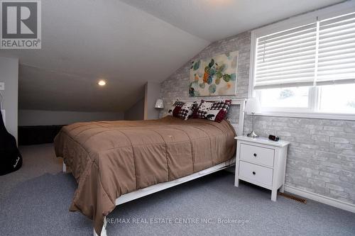 26 Hatton Drive, Hamilton, ON - Indoor Photo Showing Bedroom