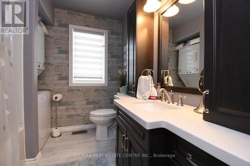 26 Hatton Drive, Hamilton, ON - Indoor Photo Showing Bathroom