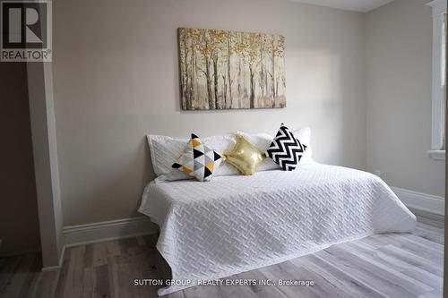 7 Cluny Avenue, Hamilton, ON - Indoor Photo Showing Bedroom