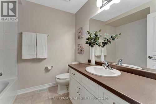 35 - 45 Royal Winter Drive, Hamilton (Binbrook), ON - Indoor Photo Showing Bathroom