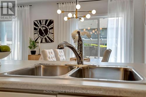 35 - 45 Royal Winter Drive, Hamilton (Binbrook), ON - Indoor Photo Showing Kitchen With Double Sink