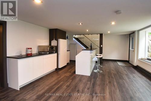 3836 Brookside Drive, West Lincoln, ON - Indoor Photo Showing Kitchen