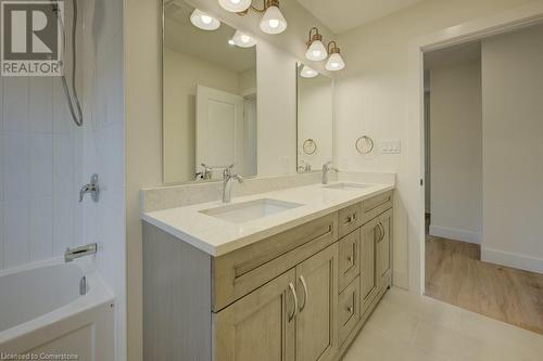 20 Stanley Avenue, Kitchener, ON - Indoor Photo Showing Bathroom