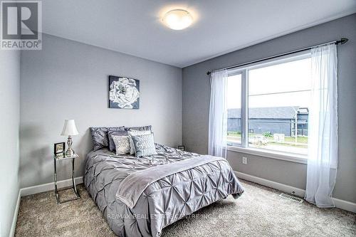 104 Arrowhead Lane, Chatham-Kent (Chatham), ON - Indoor Photo Showing Bedroom