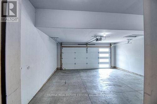 104 Arrowhead Lane, Chatham-Kent (Chatham), ON - Indoor Photo Showing Garage