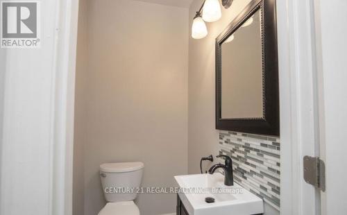 112 Maplewood Avenue, Hamilton (Blakeley), ON - Indoor Photo Showing Bathroom