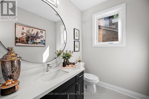 114 Colver Street W, West Lincoln, ON - Indoor Photo Showing Bathroom