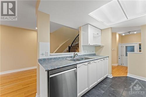 2210 Saturn Crescent, Ottawa, ON - Indoor Photo Showing Kitchen With Double Sink