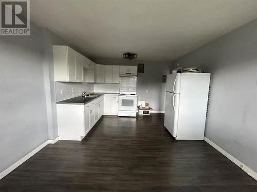 1674 Wellington St E, Sault Ste. Marie, ON - Indoor Photo Showing Kitchen