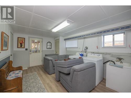 3975 Todd Road, Kelowna, BC - Indoor Photo Showing Laundry Room