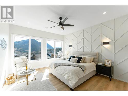 883 Loseth Drive, Kelowna, BC - Indoor Photo Showing Bedroom