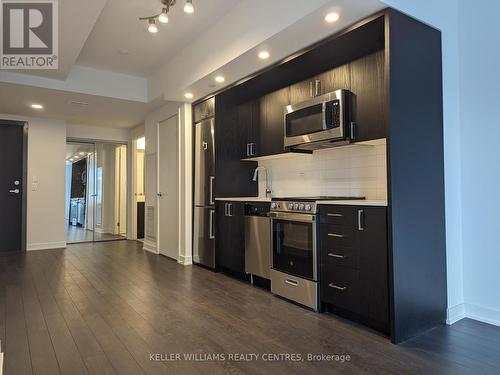 410 - 1 Cardiff Road, Toronto, ON - Indoor Photo Showing Kitchen