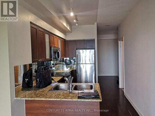 3203 - 761 Bay Street, Toronto (Bay Street Corridor), ON - Indoor Photo Showing Kitchen With Double Sink