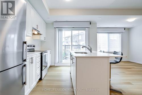 3 - 480 Beresford Path, Oshawa, ON - Indoor Photo Showing Kitchen