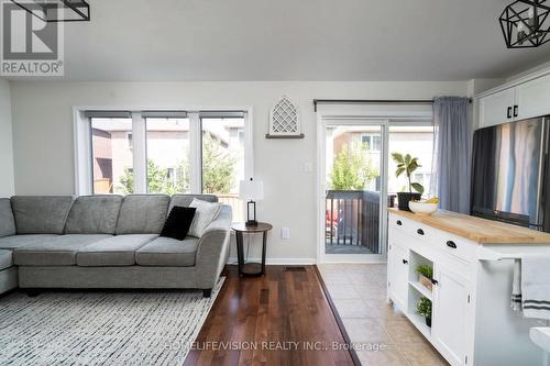 1865 Liatris Drive, Pickering, ON - Indoor Photo Showing Living Room