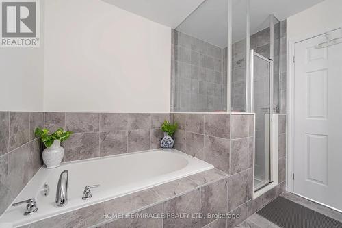 129 - 2551 Earleville Path, Oshawa, ON - Indoor Photo Showing Bathroom