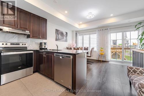 129 - 2551 Earleville Path, Oshawa, ON - Indoor Photo Showing Kitchen