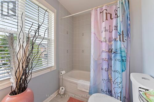 21 Ponymeadow Way, Brampton (Credit Valley), ON - Indoor Photo Showing Bathroom