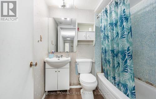 82 Northampton Street, Brampton, ON - Indoor Photo Showing Bathroom