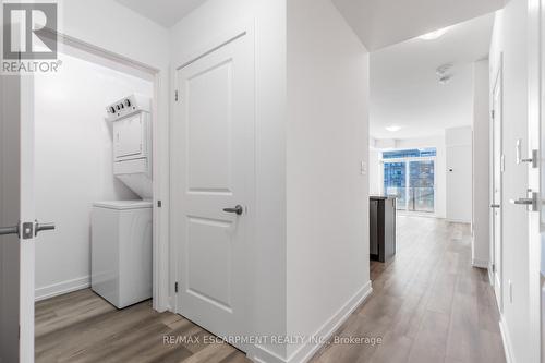 1001 - 470 Dundas Street E, Hamilton (Waterdown), ON - Indoor Photo Showing Laundry Room