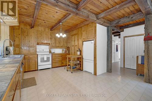 5216 Trafalgar Road, Erin, ON - Indoor Photo Showing Kitchen