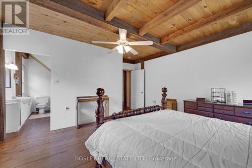 5216 Trafalgar Road, Erin, ON - Indoor Photo Showing Bedroom