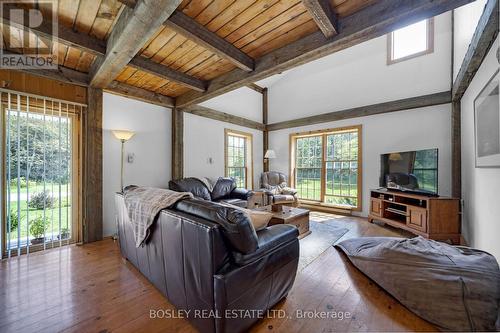 5216 Trafalgar Road, Erin, ON - Indoor Photo Showing Living Room