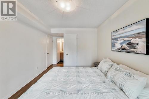 1005 - 750 Bay Street, Toronto (Bay Street Corridor), ON - Indoor Photo Showing Bedroom