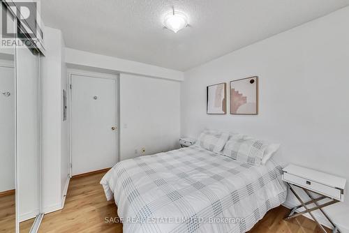 1005 - 750 Bay Street, Toronto (Bay Street Corridor), ON - Indoor Photo Showing Bedroom