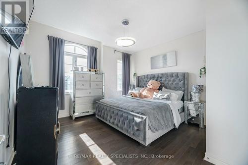 31 Tay Boulevard, Bradford West Gwillimbury (Bradford), ON - Indoor Photo Showing Bedroom