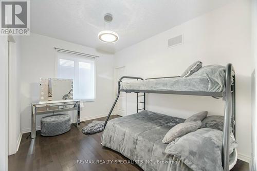 31 Tay Boulevard, Bradford West Gwillimbury (Bradford), ON - Indoor Photo Showing Bedroom