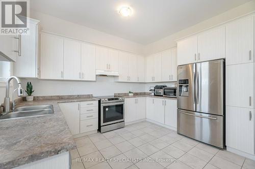 31 Tay Boulevard, Bradford West Gwillimbury (Bradford), ON - Indoor Photo Showing Kitchen With Stainless Steel Kitchen With Double Sink