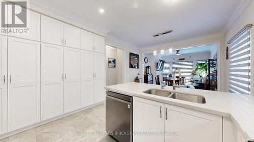 107 Connell Drive, Georgina (Keswick North), ON - Indoor Photo Showing Kitchen With Double Sink